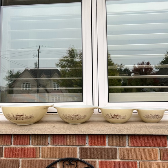 Pyrex Forest Fancies Mixing Nesting Cinderella Bowl Set of 4 - Picture 2 of 3